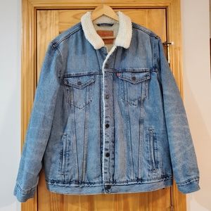 Levi’s Cropped Sherpa Lined Denim Jacket